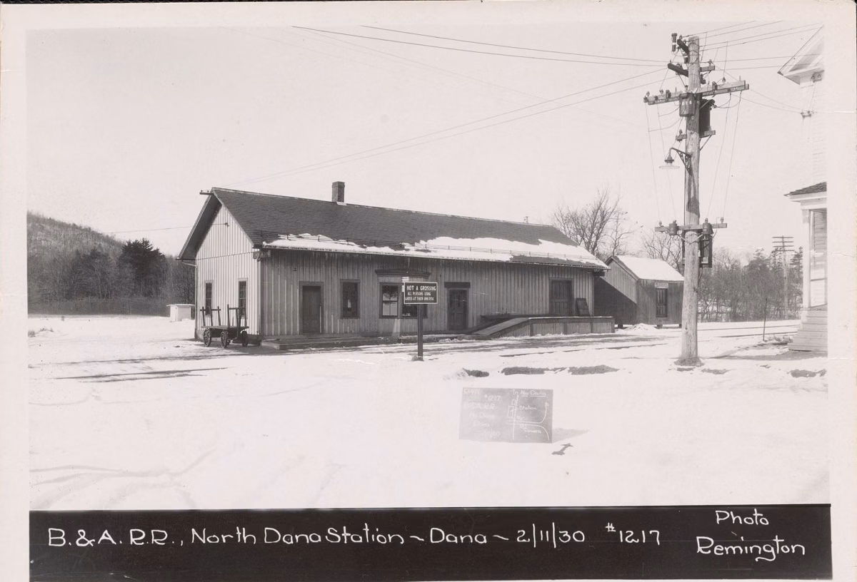 Black-and-white 1930 photo of the North Dana railroad station
